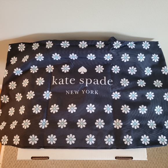 kate spade Handbags - 💥NEW! Kate Spade Large Tote